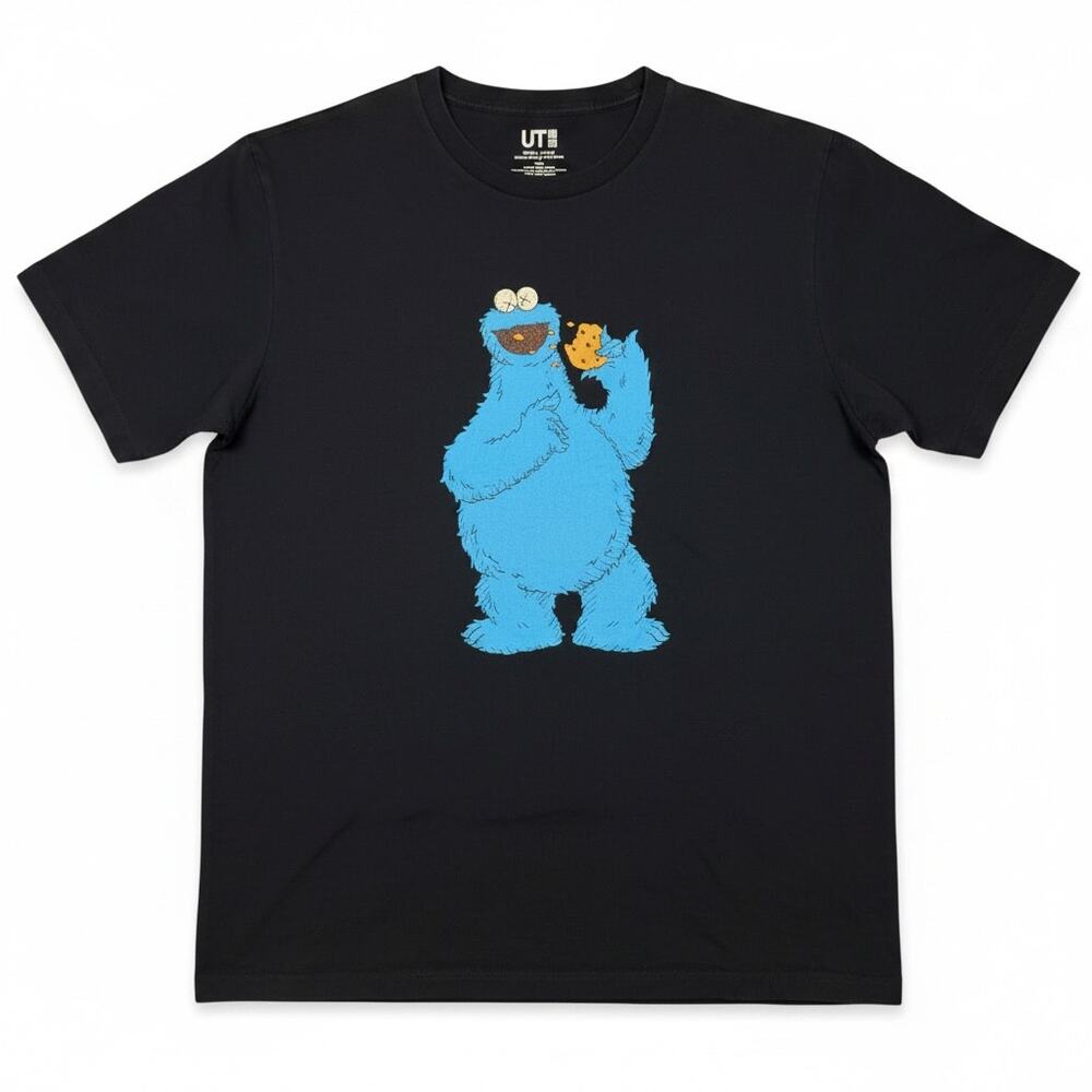 KAWS Sesame Street Uniqlo UT Cookie Monster T Shirt Men XL Navy Blue Big Graphic